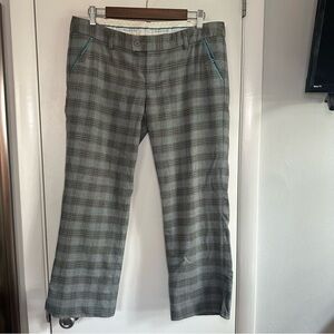 Abercrombie & Fitch Y2K Vintage Capri Pants. Gray and blue plaid. Size: 10.